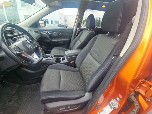 Used 2017 Nissan Rogue SV AWD/4WD image 14