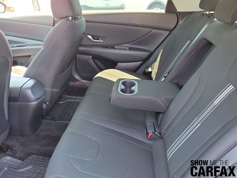 Used 2022 Hyundai Elantra SEL w/ Convenience + Premium Package FWD image 11
