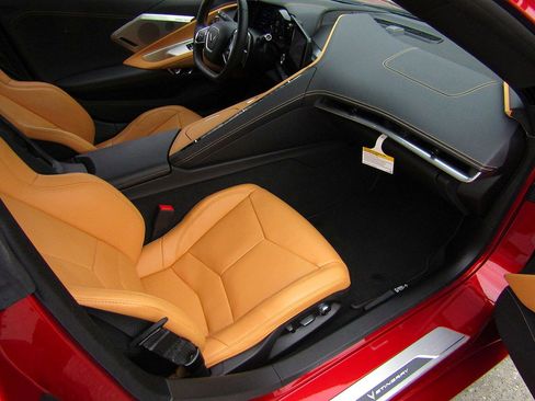 Used 2022 Chevrolet Corvette Stingray Preferred Cpe w/ Z51 Performance Package RWD image 13