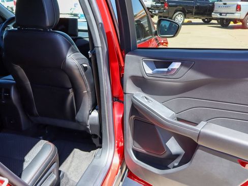 Used 2025 Ford Escape ST-Line w/ Tech Pack #1 AWD/4WD image 10