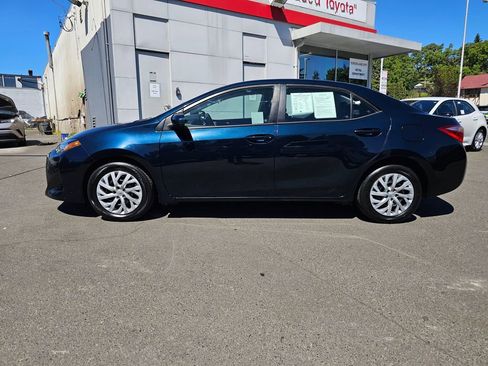 Used 2017 Toyota Corolla LE FWD image 4