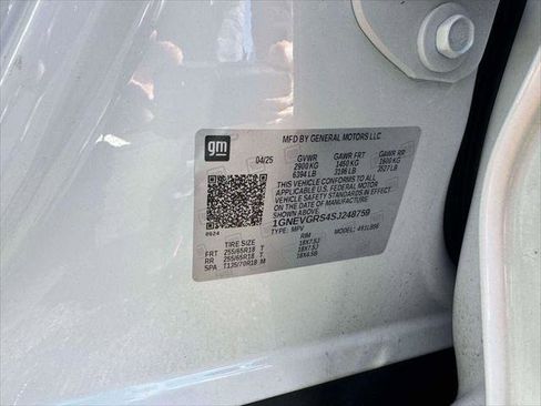 Used 2025 Chevrolet Traverse LT image 10