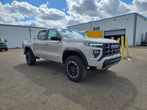 New 2026 GMC Canyon AT4 w/ AT4 Premium Package AWD/4WD image 8