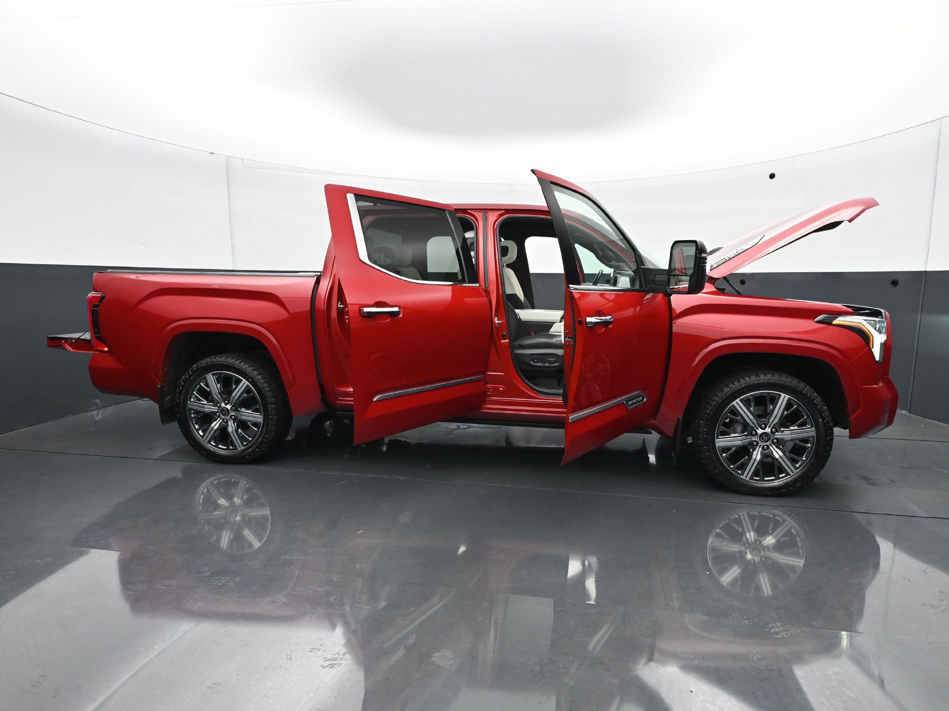 Used 2023 Toyota Tundra Capstone AWD/4WD image 38