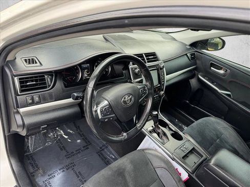 Used 2015 Toyota Camry XSE FWD image 12