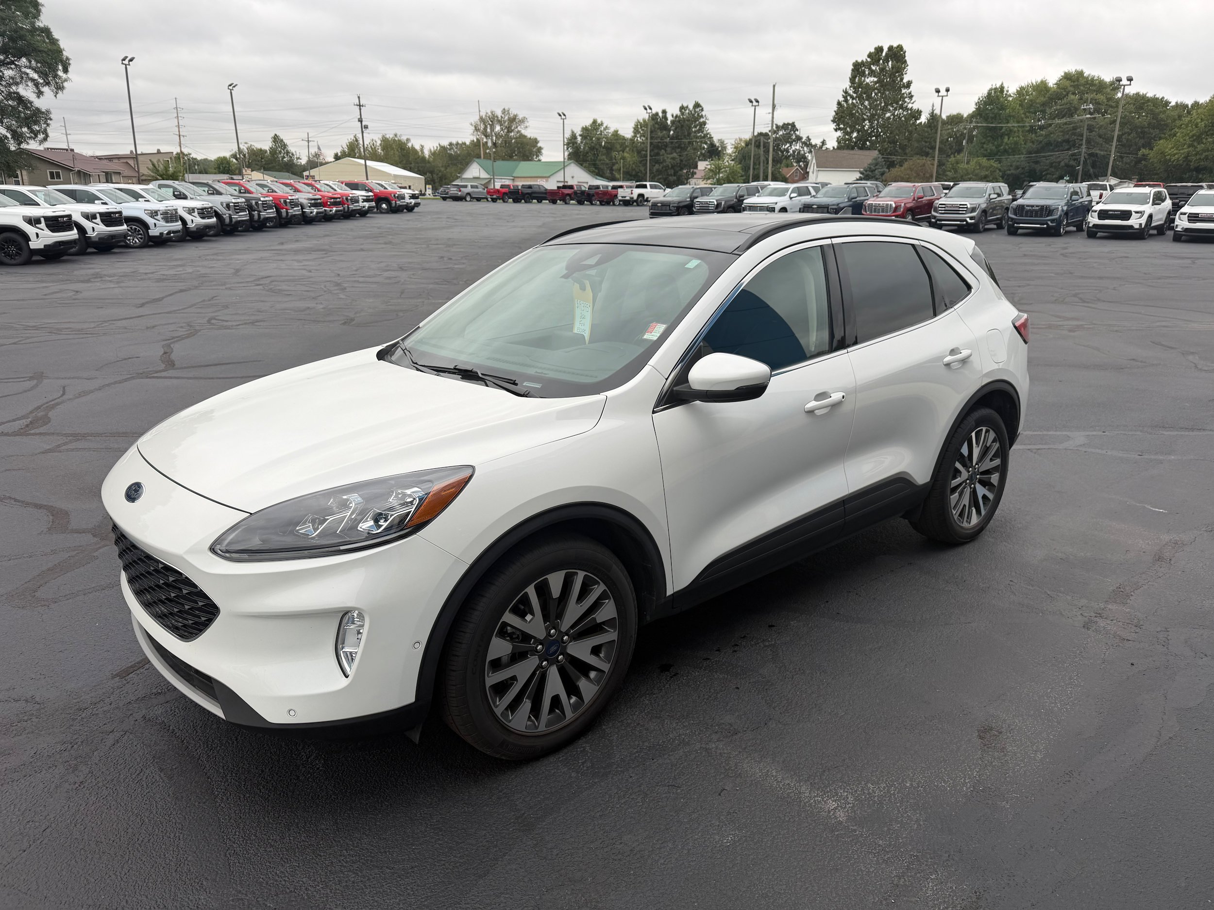 Used 2020 Ford Escape Titanium AWD/4WD image 10