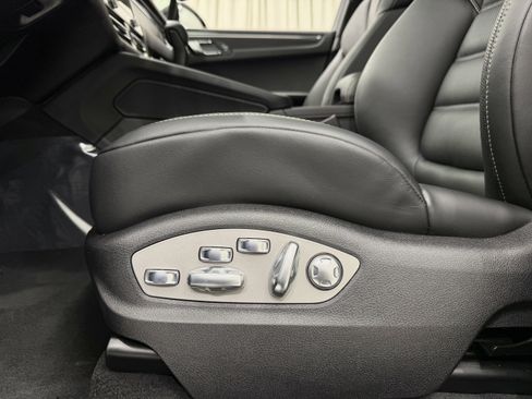New 2026 Porsche Macan GTS image 35