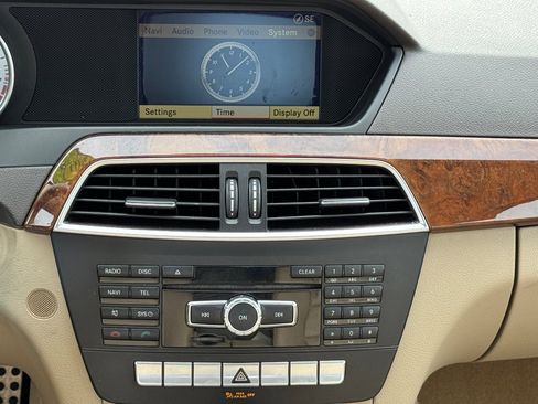 Used 2012 Mercedes-Benz C 250 Sport image 11