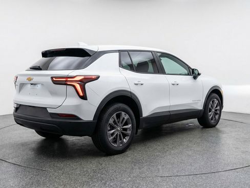 Used 2025 Chevrolet Equinox LT image 9