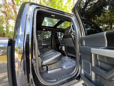 Used 2019 Ford F250 Platinum w/ Platinum Ultimate Package AWD/4WD image 16