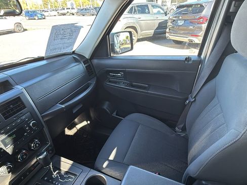 Used 2012 Jeep Liberty Sport image 27