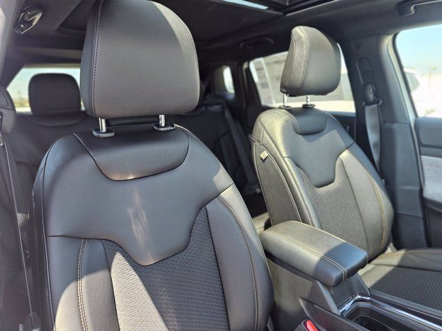 New 2026 Jeep Compass Latitude AWD/4WD image 28