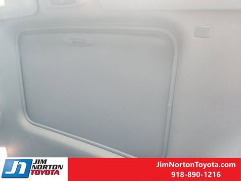 Used 2023 Toyota Sienna XLE Woodland Edition image 27