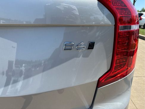 Used 2025 Volvo XC90 B6 Plus w/ Protection Package Premier AWD/4WD image 11