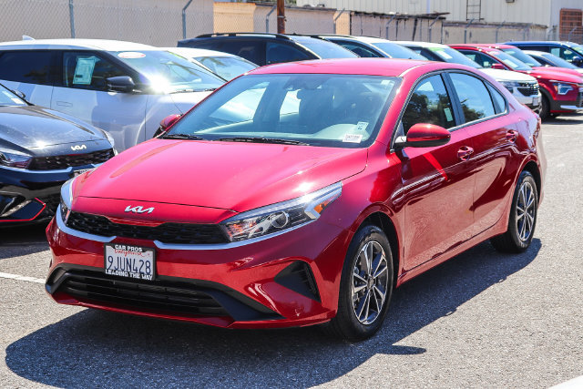 Used 2024 Kia Forte LXS FWD image 4