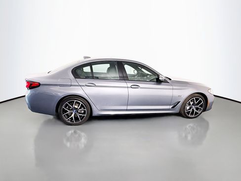 Used 2023 BMW 530e w/ M Sport Package image 11