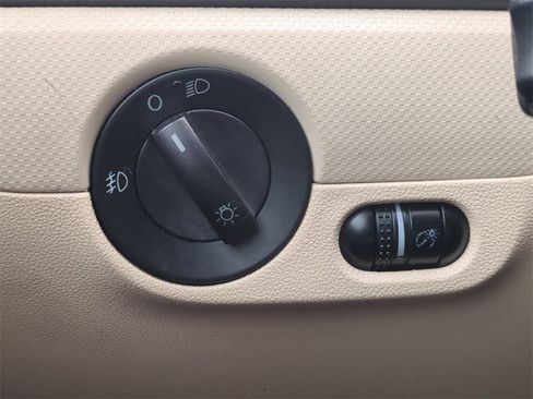 Used 2011 Volkswagen Jetta SE image 26