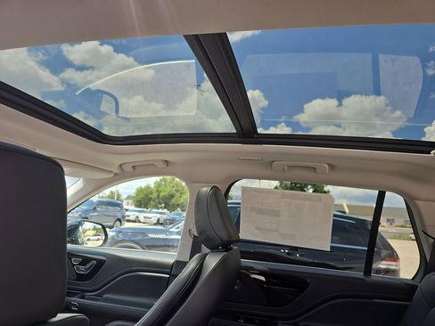 New 2025 Lincoln Aviator 2WD w/ Equipment Group 101A image 30