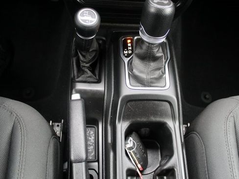 Used 2021 Jeep Wrangler Sport S image 14