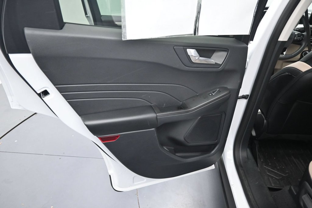 Used 2022 Ford Escape SEL FWD image 16