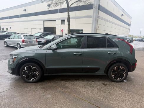 Used 2024 Kia Niro Wind w/ Wind Preserve Package image 7