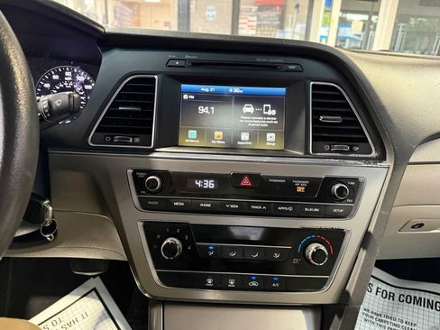 Used 2016 Hyundai Sonata SE FWD image 16