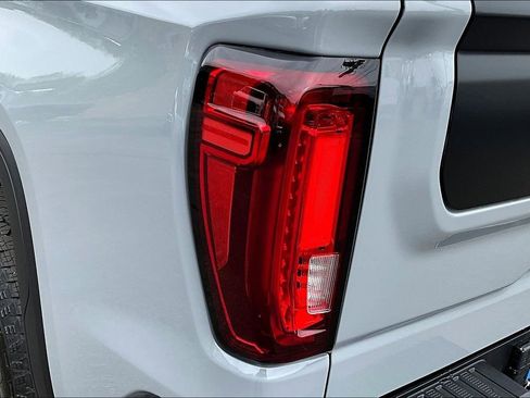 Used 2025 GMC Sierra 1500 AT4 w/ AT4 Premium Package AWD/4WD image 27