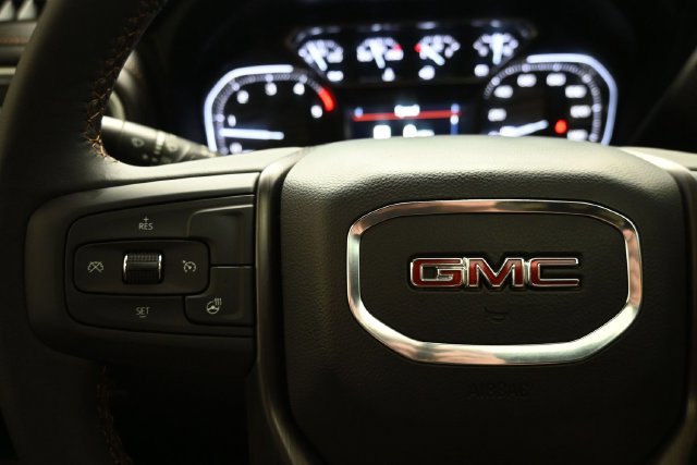 Used 2022 GMC Sierra 2500 AT4 w/ AT4 Preferred Package AWD/4WD image 27
