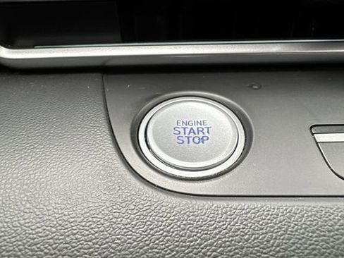 Used 2024 Hyundai Elantra Limited FWD image 35