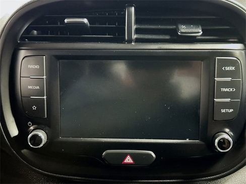 Used 2023 Kia Soul LX w/ LX Technology Package image 12