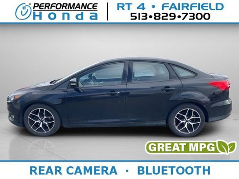 Used 2017 Ford Focus SE image 1