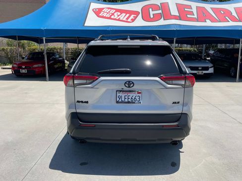 Used 2024 Toyota RAV4 XLE Premium image 28
