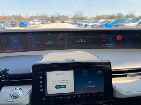 Used 2025 Lincoln Nautilus Premier image 20