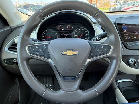 Used 2022 Chevrolet Malibu LT w/ Leather Package image 18