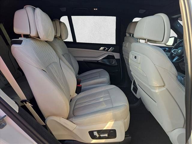 Used 2022 BMW X7 M50i w/ Executive Package AWD/4WD image 22