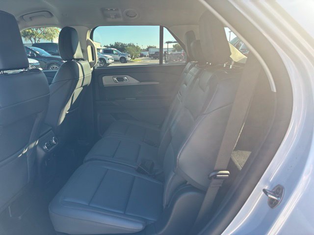 Used 2026 Ford Explorer Active w/ Active Comfort Package RWD image 10