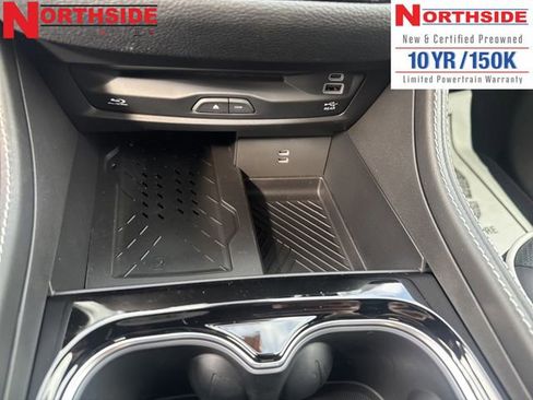 New 2026 Chrysler Pacifica Limited w/ Uconnect Theater Family Group image 23