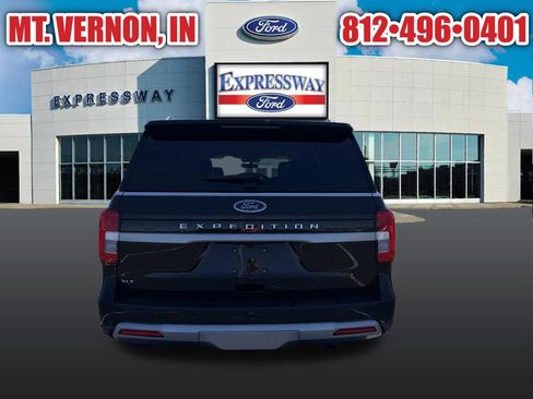 Used 2024 Ford Expedition XLT AWD/4WD image 8