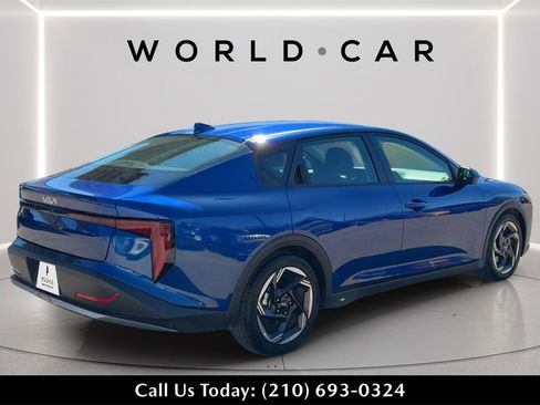 Used 2025 Kia K4 EX image 3