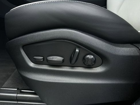 New 2025 Porsche Cayenne image 16