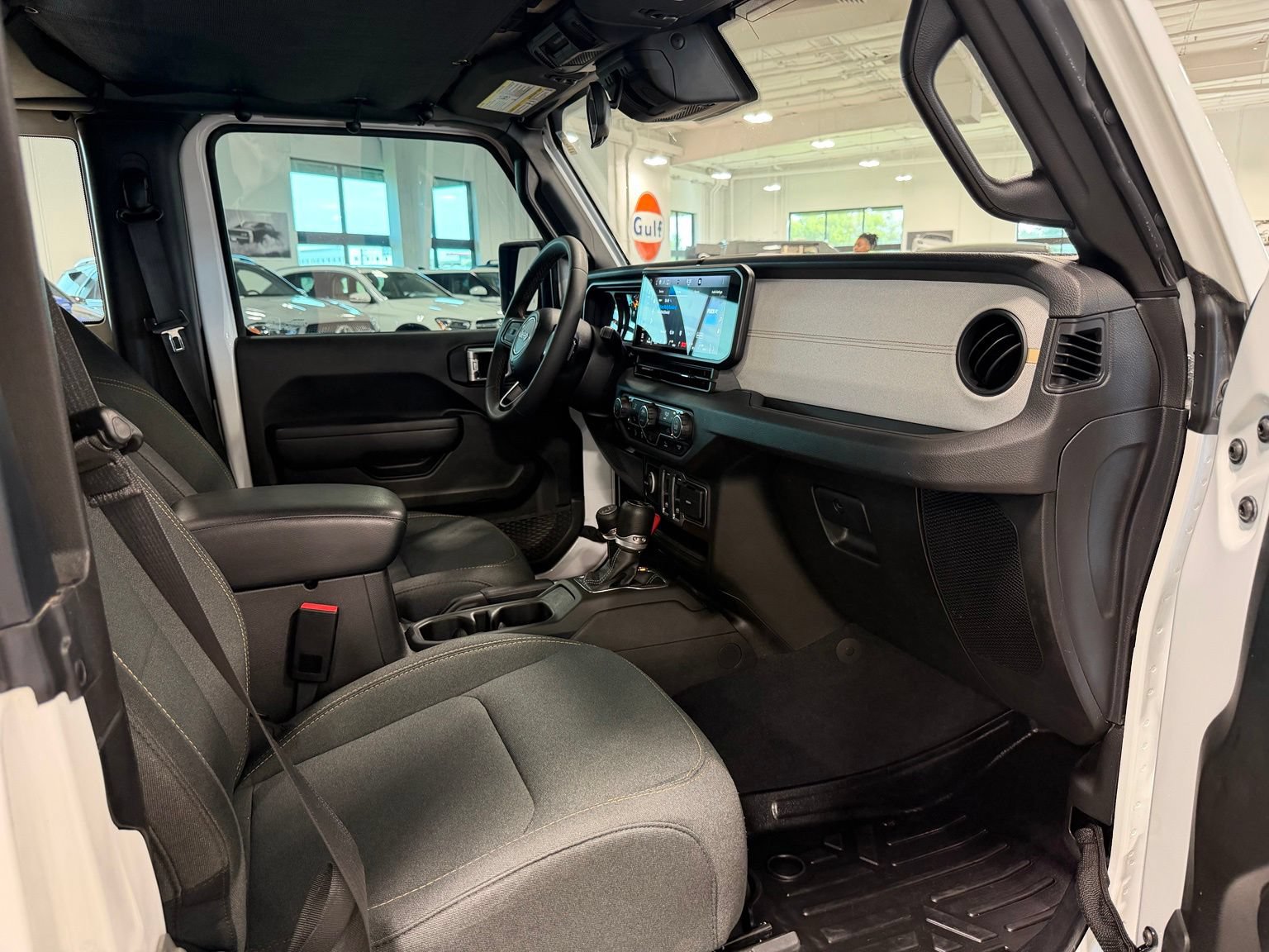 Used 2024 Jeep Wrangler Sport AWD/4WD image 19