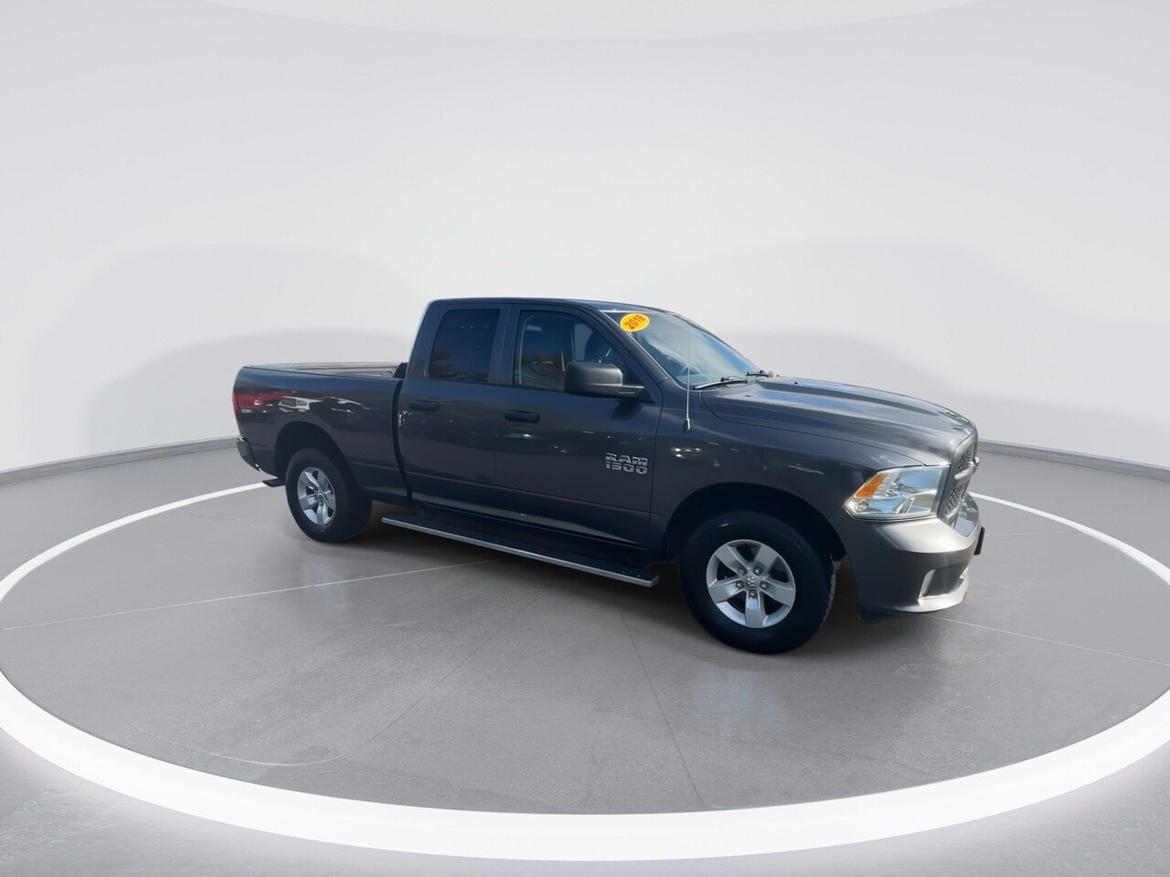 Used 2018 RAM 1500 Express AWD/4WD image 3