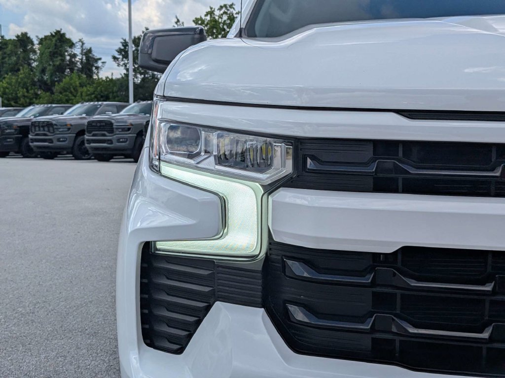 Used 2025 Chevrolet Silverado 1500 RST w/ Z71 Off-Road Package AWD/4WD image 10