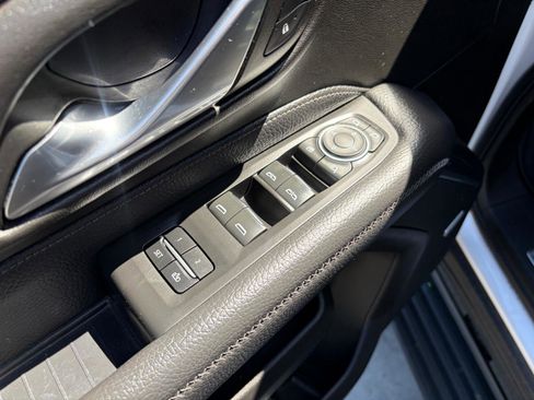 Used 2023 GMC Yukon Denali AWD/4WD image 12