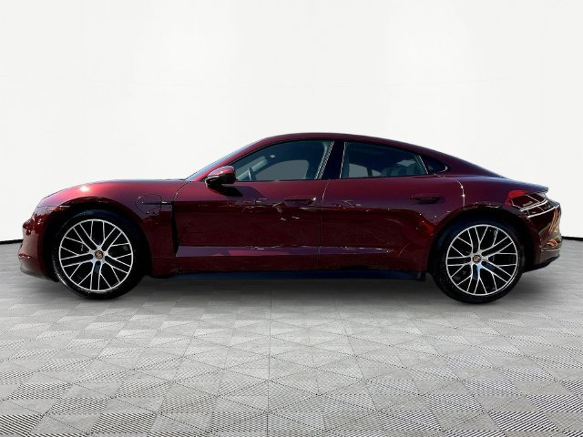 Used 2022 Porsche Taycan RWD image 4