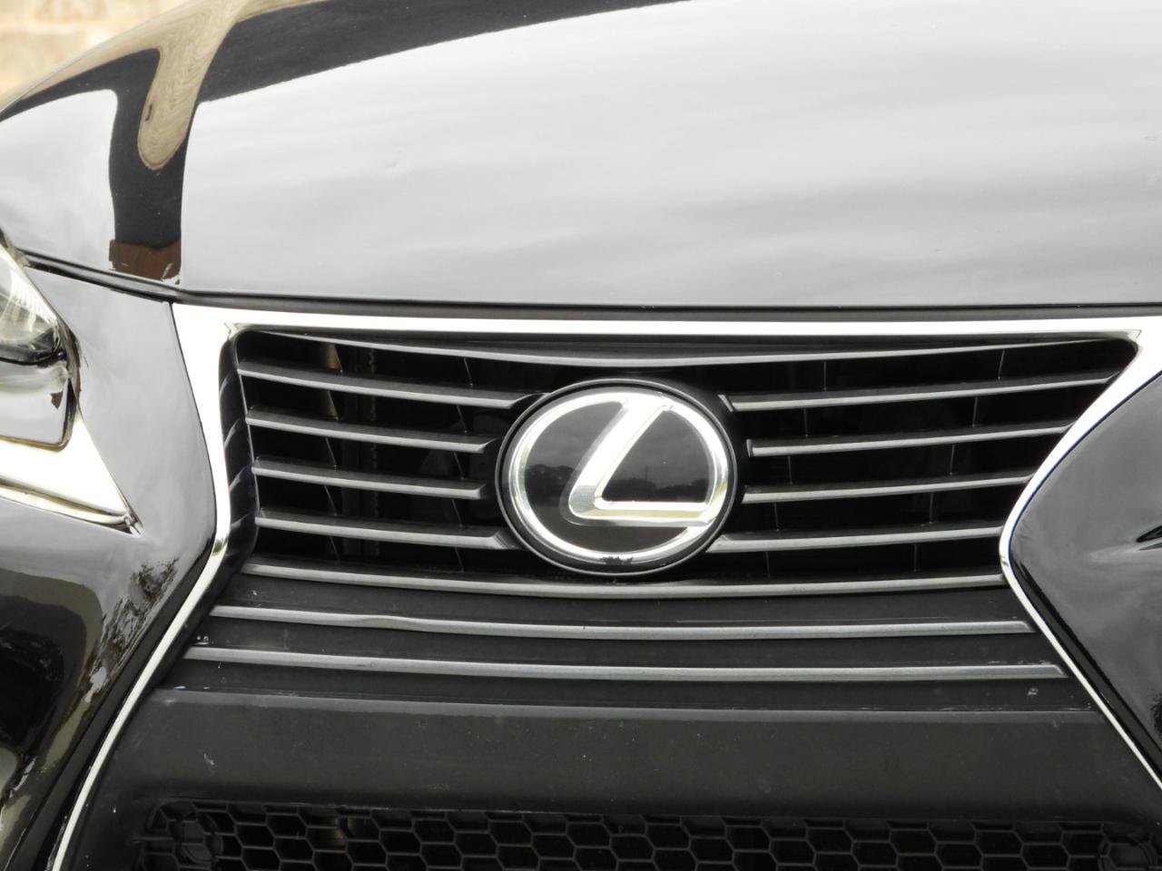 Used 2015 Lexus IS 250 RWD image 3