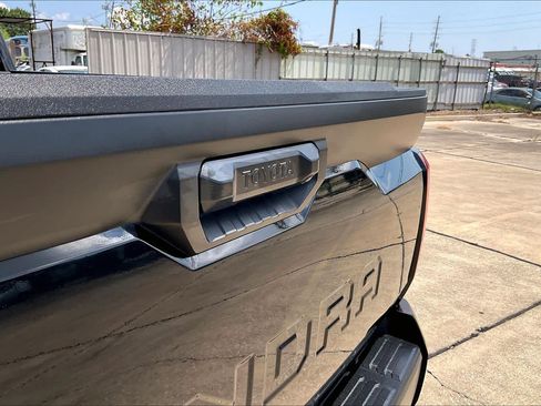 Used 2023 Toyota Tundra SR5 AWD/4WD image 31