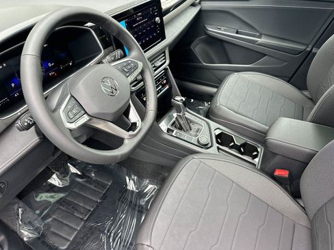 New 2026 Volkswagen Taos SE AWD/4WD image 9