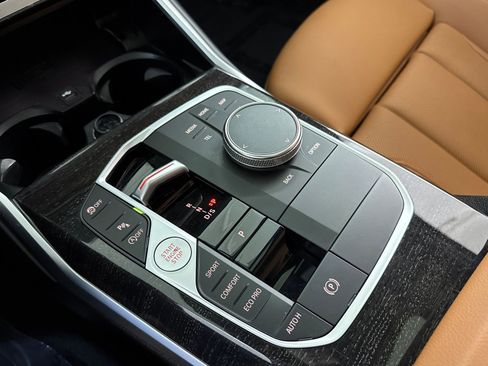 Used 2023 BMW 330i Sedan w/ Driving Assistance Package RWD image 18