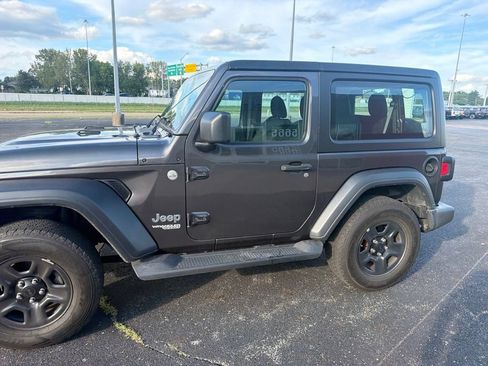 Used 2018 Jeep Wrangler Sport AWD/4WD image 6